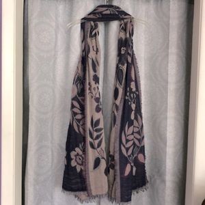 Beautiful floral scarf/shawl. Reversible with dusty pinks and purples. One size